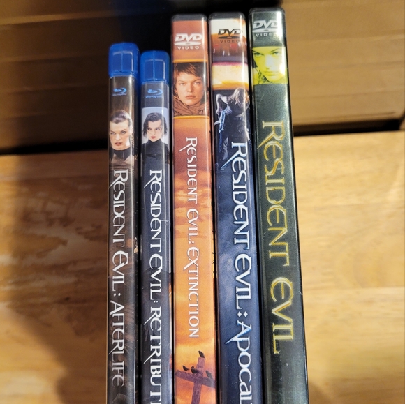 Lot of 5 Resident Evil DVD & Blu-ray Movies Good Condition - Picture 3 of 3